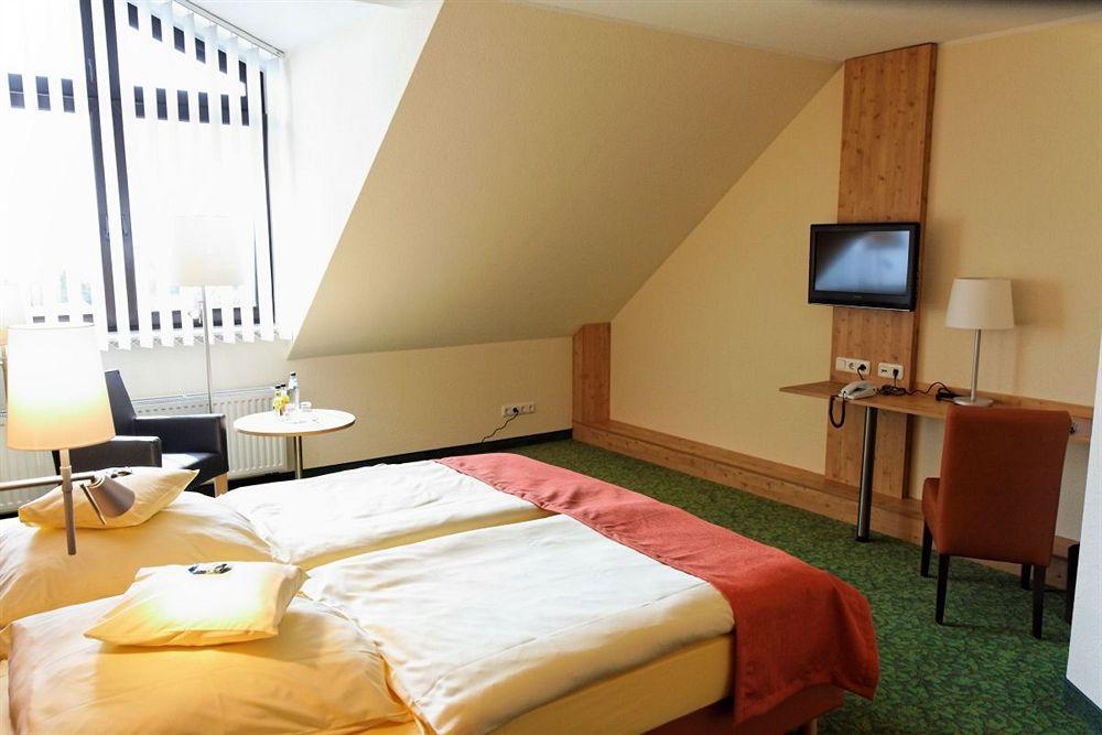 Hotel Und Landgasthof Zum Bockshahn Spessart  ภายนอก รูปภาพ