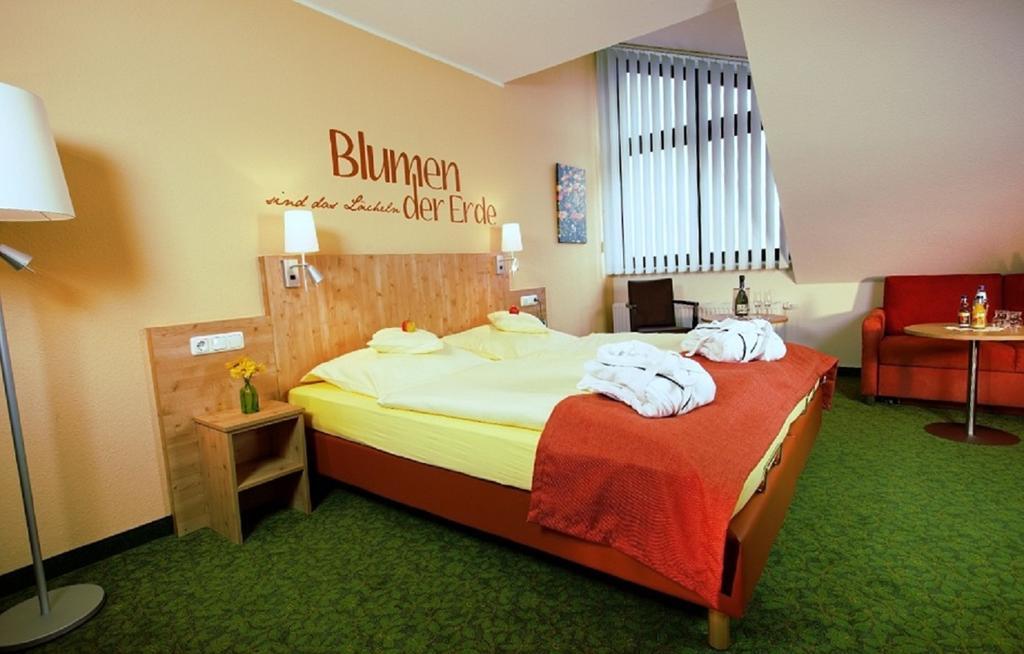 Hotel Und Landgasthof Zum Bockshahn Spessart  ภายนอก รูปภาพ