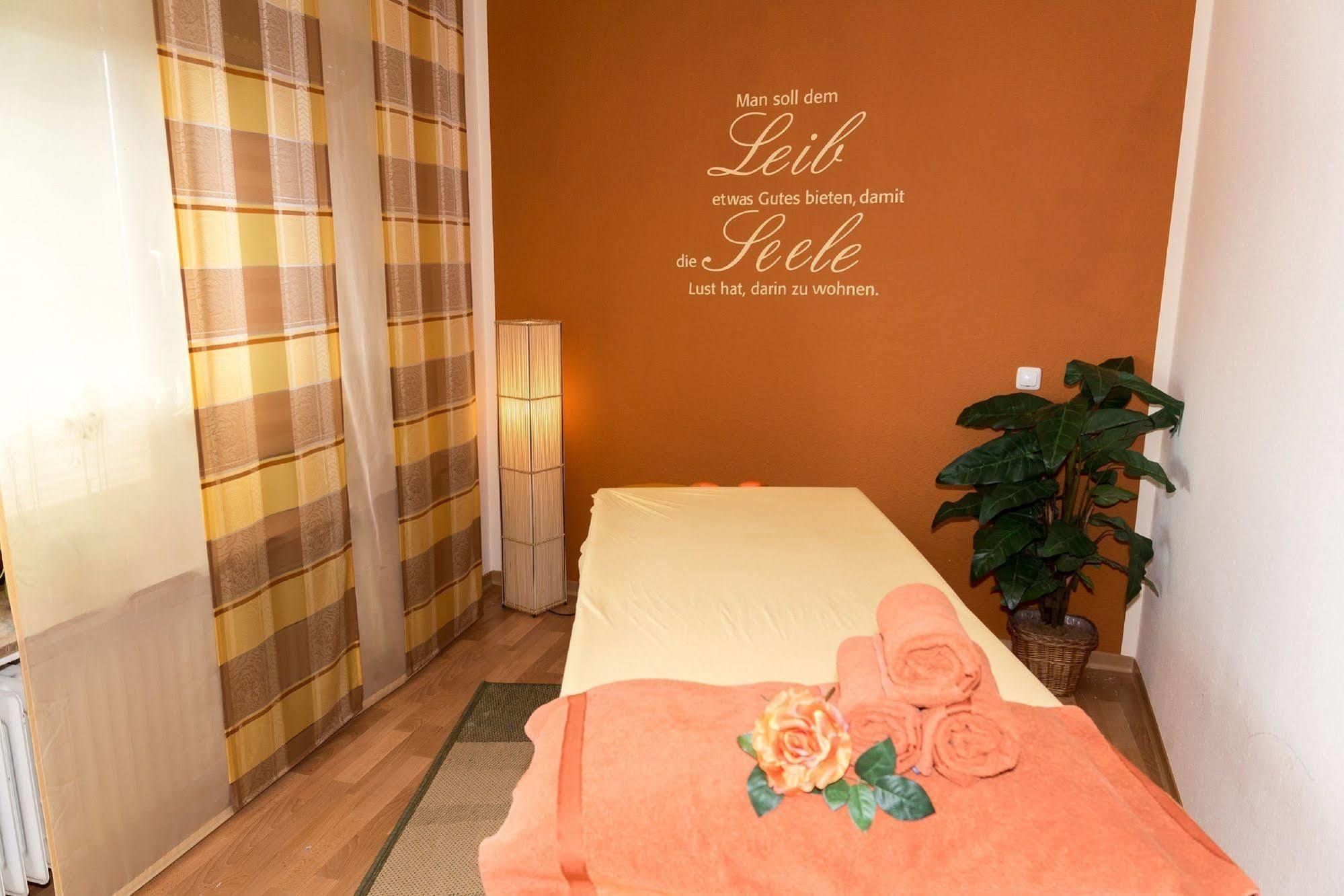 Hotel Und Landgasthof Zum Bockshahn Spessart  ภายนอก รูปภาพ